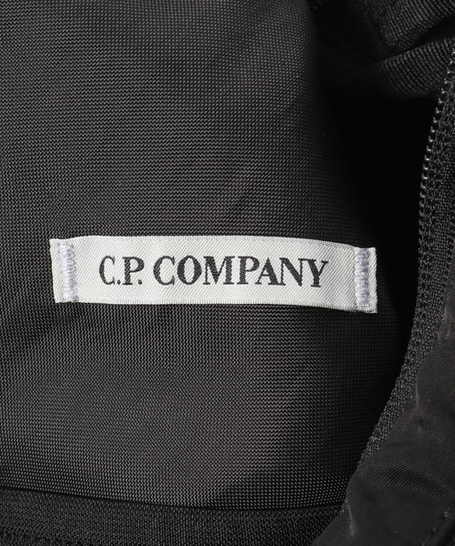 C.P. COMPANY（シーピーカンパニー）の「【C.P. Company / シーピーカンパニー】ACCESSORIES BAG IN NYLON B（ボディバッグ/ウエストポーチ・メンズ・ブラック/グリーン・FREE）」の20枚目の写真