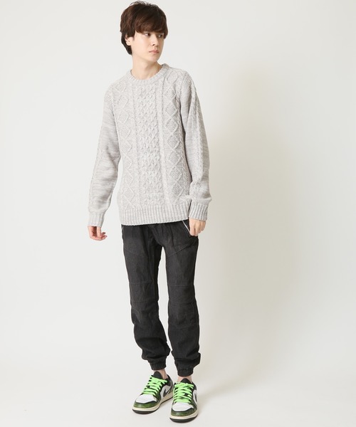 ARCADE（アーケード）の「選べる クルーネック＆タートルネック ケーブル編みニット セーター Bling Leads（ニット/セーター・メンズ・ブルー系その他2/アイボリー系2/ライトグレー系1/ブラック系2/ブラック系その他2/グリーン系1/ブルー系1/グレー系その他2/アイボリー系1/ライトグレー系2/ブラック系1・M/XL/L）」の14枚目の写真
