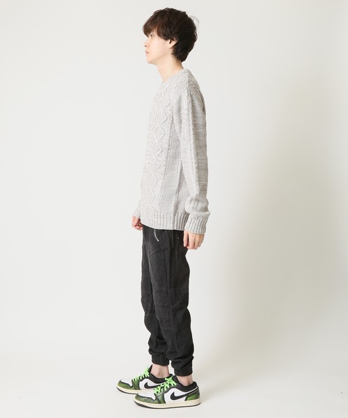 ARCADE（アーケード）の「選べる クルーネック＆タートルネック ケーブル編みニット セーター Bling Leads（ニット/セーター・メンズ・ブルー系その他2/アイボリー系2/ライトグレー系1/ブラック系2/ブラック系その他2/グリーン系1/ブルー系1/グレー系その他2/アイボリー系1/ライトグレー系2/ブラック系1・M/XL/L）」の15枚目の写真