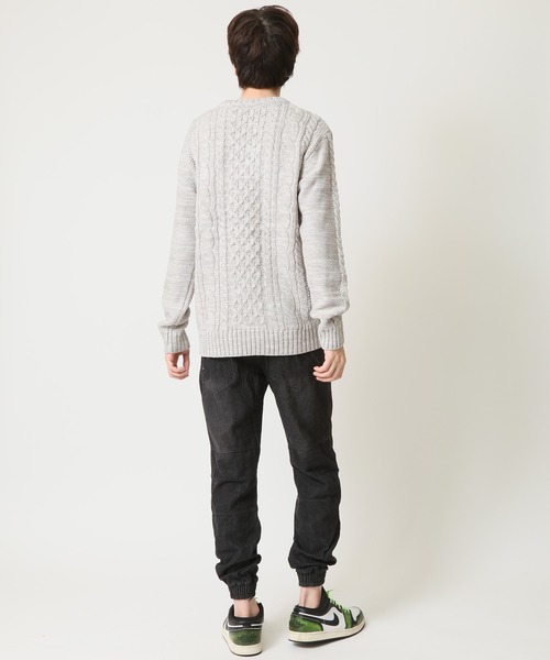 ARCADE（アーケード）の「選べる クルーネック＆タートルネック ケーブル編みニット セーター Bling Leads（ニット/セーター・メンズ・ブルー系その他2/アイボリー系2/ライトグレー系1/ブラック系2/ブラック系その他2/グリーン系1/ブルー系1/グレー系その他2/アイボリー系1/ライトグレー系2/ブラック系1・M/XL/L）」の16枚目の写真