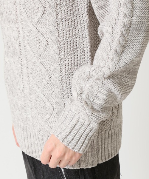 ARCADE（アーケード）の「選べる クルーネック＆タートルネック ケーブル編みニット セーター Bling Leads（ニット/セーター・メンズ・ブルー系その他2/アイボリー系2/ライトグレー系1/ブラック系2/ブラック系その他2/グリーン系1/ブルー系1/グレー系その他2/アイボリー系1/ライトグレー系2/ブラック系1・M/XL/L）」の18枚目の写真