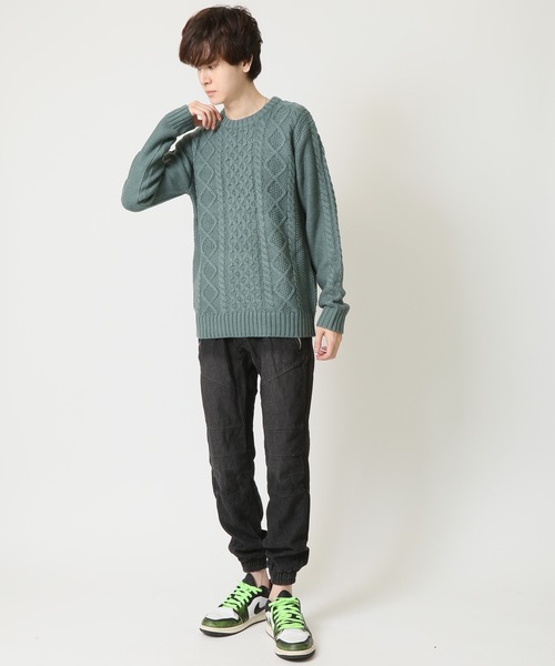 ARCADE（アーケード）の「選べる クルーネック＆タートルネック ケーブル編みニット セーター Bling Leads（ニット/セーター・メンズ・ブルー系その他2/アイボリー系2/ライトグレー系1/ブラック系2/ブラック系その他2/グリーン系1/ブルー系1/グレー系その他2/アイボリー系1/ライトグレー系2/ブラック系1・M/XL/L）」の21枚目の写真