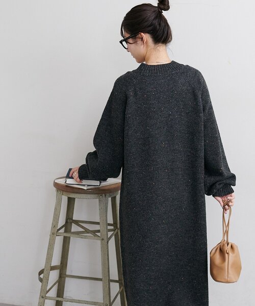 DISCOAT（ディスコート）の「【6色展開!/WEB限定】ラグランハイネックニットワンピース（ワンピース・レディース・グレー/ブラック/ライトベージュ/チャコールグレー/ネイビー/ブラウン・MEDIUM）」の11枚目の写真