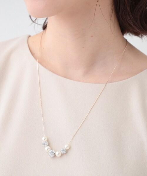 SHOO・LA・RUE（シューラルー）の「【セレモニー】ポイントパヴェボールネックレス（ネックレス・レディース・シルバー/ゴールド/ピンクゴールド・00）」の4枚目の写真