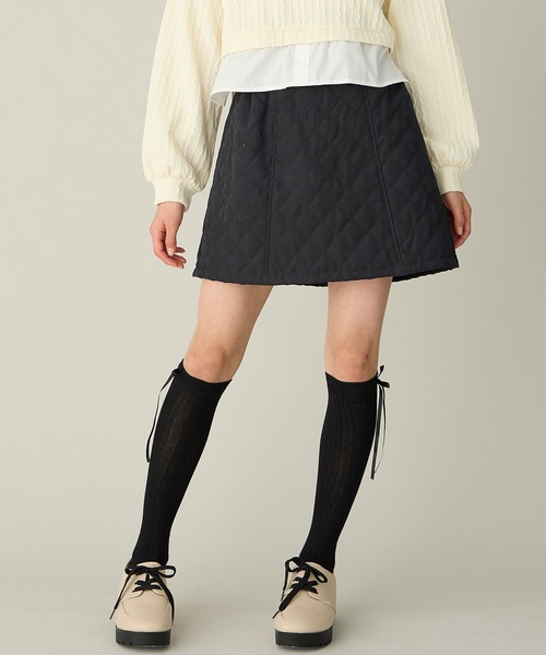 Amourire girl(アムリールガール)の「キルトフレア台形スカート(130㎝~160㎝)(スカート・キッズ・オフホワイト/ブラック/ピンク・130cm/140cm/150cm/160cm)」の10枚目の写真