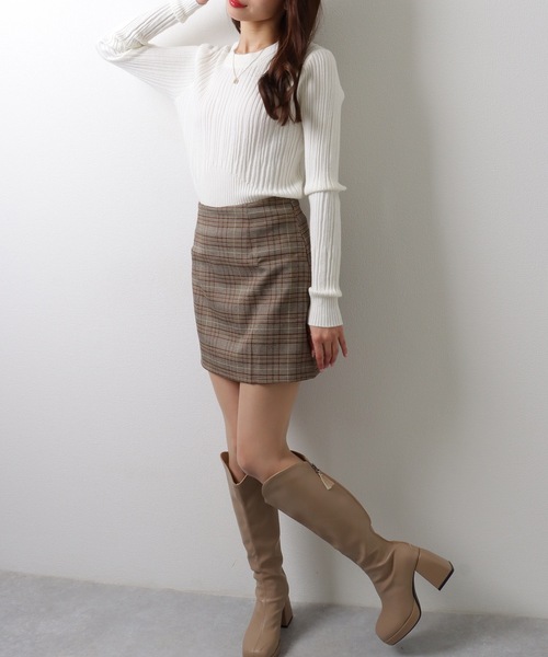 Lace Ladies(レースレディース)の「クルーネック タイトシルエット シンプル リブ ニット トップス(ニット/セーター・レディース・モカ/ホワイト/アイボリー/グレイッシュベージュ/ブラック・FREE)」の15枚目の写真