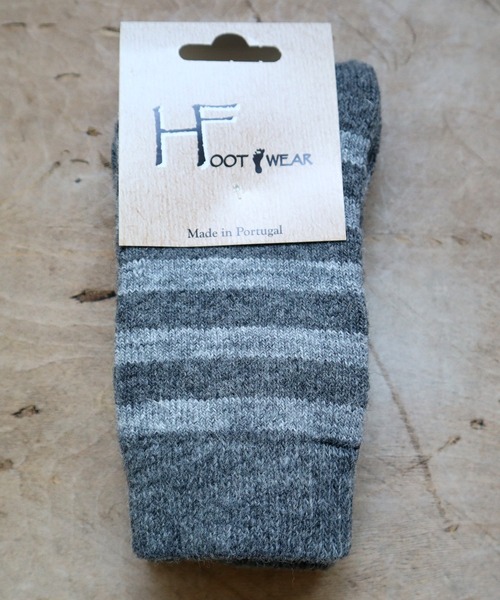 H FOOT WEAR（エイチフットウェア）の「【H FOOT WEAR エイチフットウェア】 "RAYURES(レイユール)"　ウールパイル ボーダーソックス　数量限定生産（ソックス/靴下・レディース・ダークグレー/ベージュ/グレー/ネイビー・FREE）」の2枚目の写真