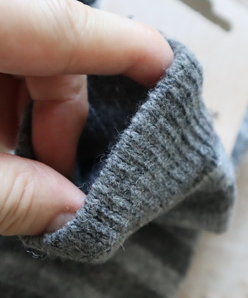 H FOOT WEAR（エイチフットウェア）の「【H FOOT WEAR エイチフットウェア】 "RAYURES(レイユール)"　ウールパイル ボーダーソックス　数量限定生産（ソックス/靴下・レディース・ダークグレー/ベージュ/グレー/ネイビー・FREE）」の5枚目の写真