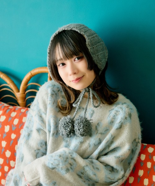 kutir(クティール)の「【クティールとレトロ】ポンポンニットイヤーマフラー(イヤーマフ・レディース・ベージュ/レッド/グレー/アイボリー・FREE)」の14枚目の写真