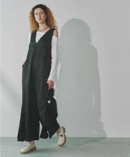 Solace（ソレイス）の「Vネックオールインワン（サロペット/オーバーオール・レディース・グレー/ブラック・FREE）」の4枚目の写真