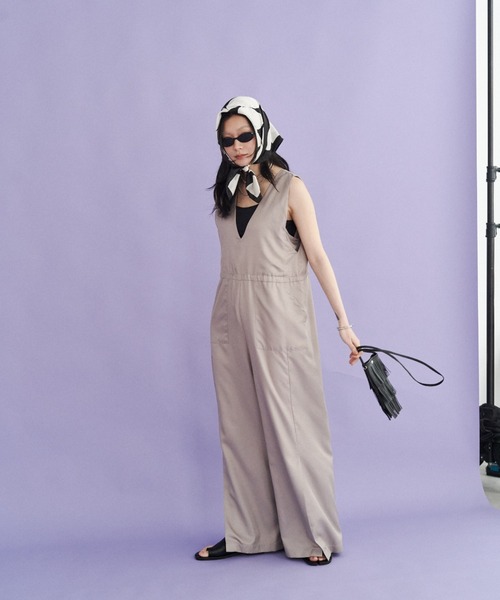 Solace（ソレイス）の「Vネックオールインワン（サロペット/オーバーオール・レディース・グレー/ブラック・FREE）」の12枚目の写真