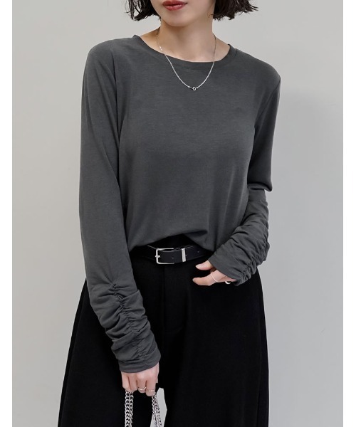 Re:EDIT(リエディ)の「シアースムース袖シャーリングロンT(Tシャツ/カットソー・レディース・ブラック/チャコールグレー/ブルー/イエロー/ホワイト/ブラウン/ピンク/レッド・MEDIUM/LARGE)」の3枚目の写真