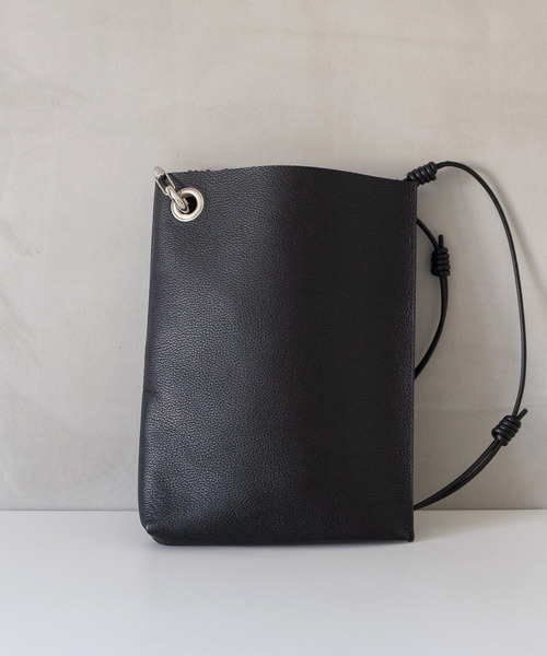 Senti（センティ）の「SENTI センティ / SHRINK LEATHER SHOULDER BAG シュリンクレザーショルダーバッグ / 3036（ショルダーバッグ・メンズ・ブラック/ブラック系その他・FREE）」の9枚目の写真