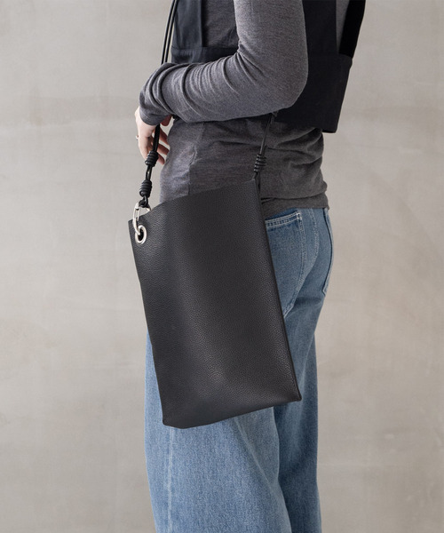 Senti（センティ）の「SENTI センティ / SHRINK LEATHER SHOULDER BAG シュリンクレザーショルダーバッグ / 3036（ショルダーバッグ・メンズ・ブラック/ブラック系その他・FREE）」の10枚目の写真