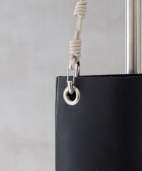 Senti（センティ）の「SENTI センティ / SHRINK LEATHER SHOULDER BAG シュリンクレザーショルダーバッグ / 3036（ショルダーバッグ・メンズ・ブラック/ブラック系その他・FREE）」の13枚目の写真