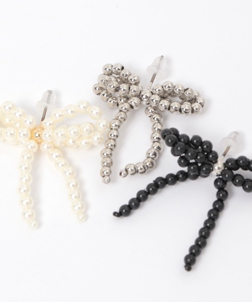 niko and...（ニコアンド）の「ビーズリボンピアス（ピアス（両耳用）・レディース・ブラック/グレー/ホワイト・0）」の4枚目の写真