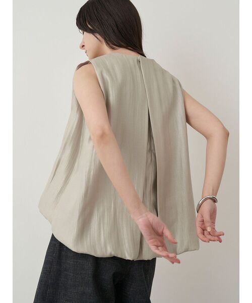 ELENDEEK（エレンディーク）の「シャイニーバルーンブラウス【セットアップ対応】（シャツ/ブラウス・レディース・ブラック/ライトブルー/イエロー/ベージュ・FREE）」の5枚目の写真