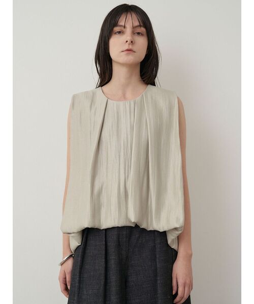 ELENDEEK（エレンディーク）の「シャイニーバルーンブラウス【セットアップ対応】（シャツ/ブラウス・レディース・ブラック/ライトブルー/イエロー/ベージュ・FREE）」の6枚目の写真