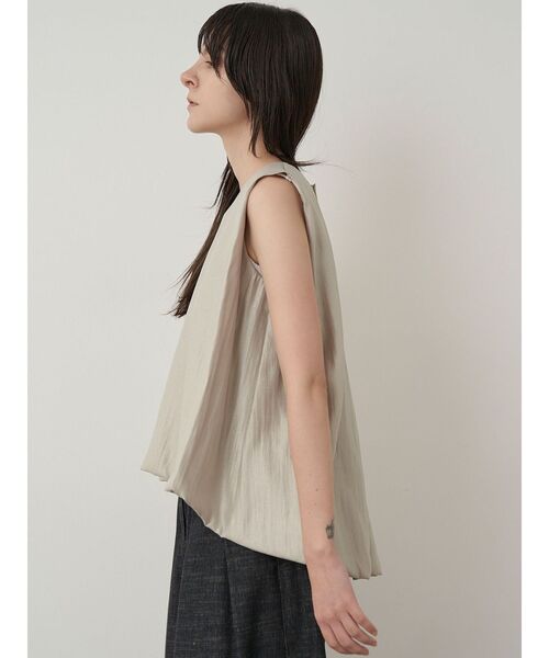 ELENDEEK（エレンディーク）の「シャイニーバルーンブラウス【セットアップ対応】（シャツ/ブラウス・レディース・ブラック/ライトブルー/イエロー/ベージュ・FREE）」の7枚目の写真