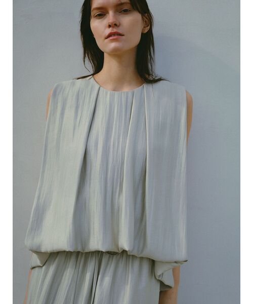 ELENDEEK（エレンディーク）の「シャイニーバルーンブラウス【セットアップ対応】（シャツ/ブラウス・レディース・ブラック/ライトブルー/イエロー/ベージュ・FREE）」の11枚目の写真