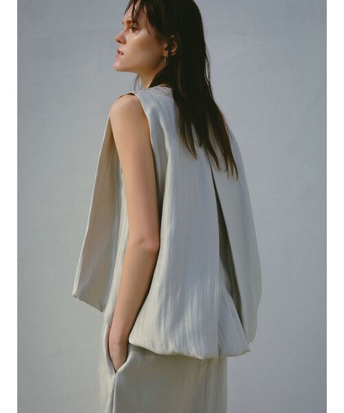 ELENDEEK（エレンディーク）の「シャイニーバルーンブラウス【セットアップ対応】（シャツ/ブラウス・レディース・ブラック/ライトブルー/イエロー/ベージュ・FREE）」の12枚目の写真