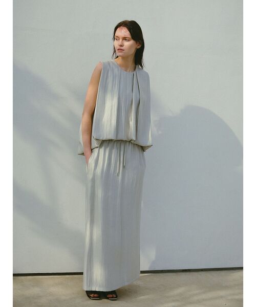 ELENDEEK（エレンディーク）の「シャイニーバルーンブラウス【セットアップ対応】（シャツ/ブラウス・レディース・ブラック/ライトブルー/イエロー/ベージュ・FREE）」の13枚目の写真