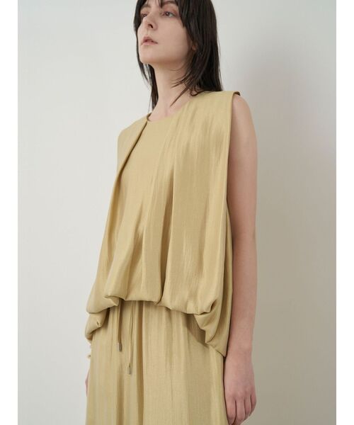 ELENDEEK（エレンディーク）の「シャイニーバルーンブラウス【セットアップ対応】（シャツ/ブラウス・レディース・ブラック/ライトブルー/イエロー/ベージュ・FREE）」の14枚目の写真