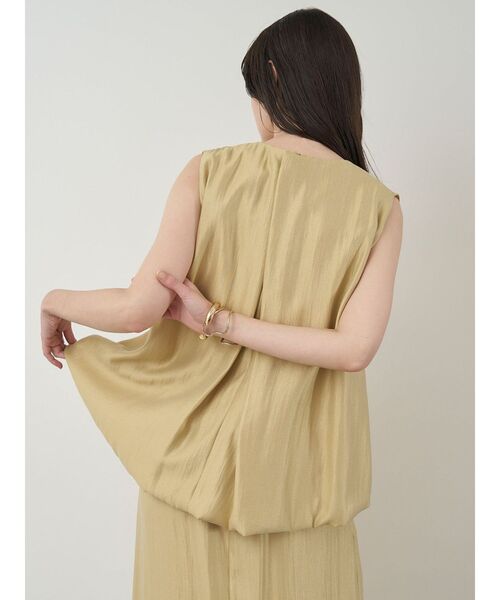 ELENDEEK（エレンディーク）の「シャイニーバルーンブラウス【セットアップ対応】（シャツ/ブラウス・レディース・ブラック/ライトブルー/イエロー/ベージュ・FREE）」の16枚目の写真