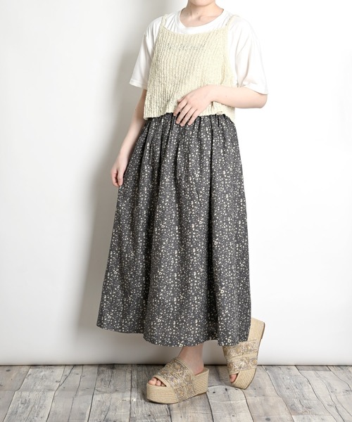MARAI(マーライ)の「花柄フレアロングスカート フラワープリント(スカート・レディース・グレー/ブルー/チャコール・フリー)」の9枚目の写真