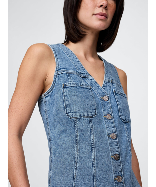 GAP(ギャップ)の「Vネック デニム ミニワンピース(ワンピース・レディース・ライトインディゴブルー・XS/S/XXS/M/L)」の2枚目の写真
