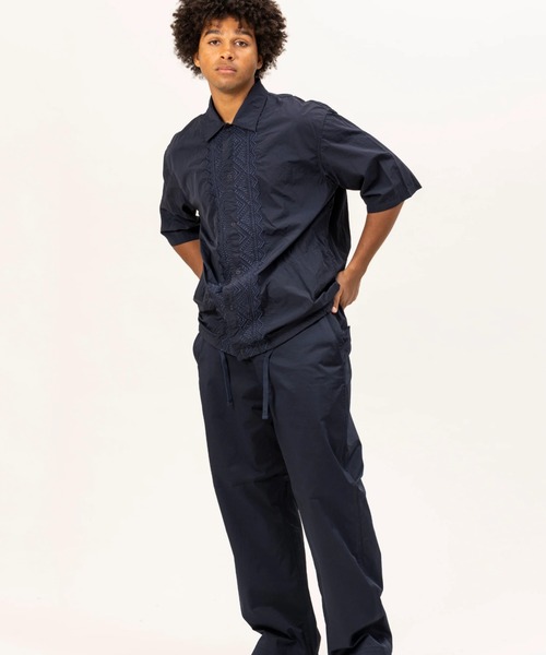 UNFRM OUTDOOR STANDARD(ユニフォームアウトドアスタンダード)の「【UNFRM OUTDOOR STANDARD:ユニフォームアウトドアスタンダード】PE TYPEWRITER AFRICAN EMBROIDERY S/S WORK SHIRT ワークシャツ 刺繍 リングドットボタン ポケット付き 裾スピンドル(シャツ/ブラウス・メンズ・ネイビー/オフホワイト・MEDIUM/LARGE/X-LARGE)」の7枚目の写真
