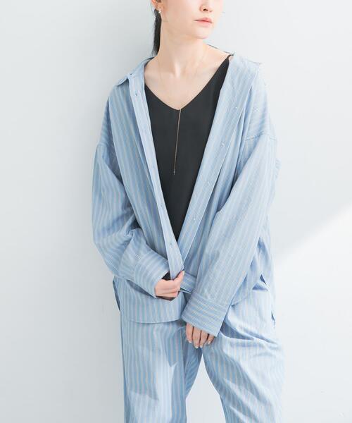 URBAN RESEARCH(アーバンリサーチ)の「new basic インドスビンコットンストライプシャツ(シャツ/ブラウス・レディース・ブルー・FREE)」の2枚目の写真