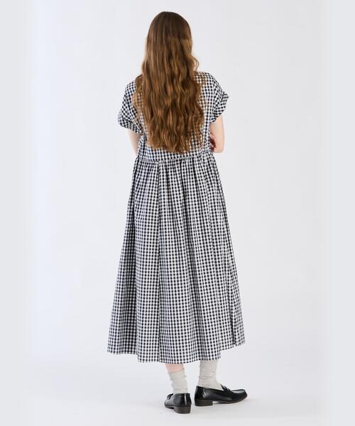 To b. by agnes b.（トゥービーバイアニエスベー）の「ギンガムチェック コットン ロング ワンピース（ワンピース・レディース・ブラック×ホワイト・36/38/40）」の3枚目の写真