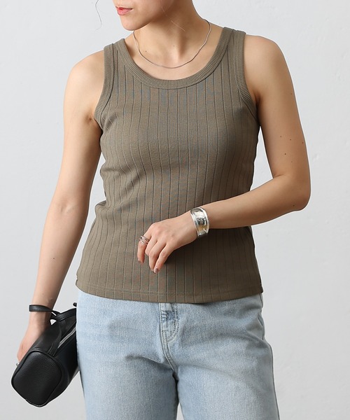 COLONY 2139（コロニートゥーワンスリーナイン）の「ワイドリブクルータンクトップ（タンクトップ・レディース・モカ/ブラック/オフホワイト/カーキ・FREE）」の17枚目の写真