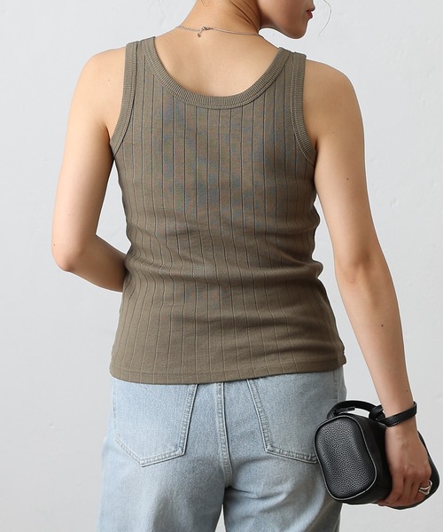 COLONY 2139（コロニートゥーワンスリーナイン）の「ワイドリブクルータンクトップ（タンクトップ・レディース・モカ/ブラック/オフホワイト/カーキ・FREE）」の16枚目の写真