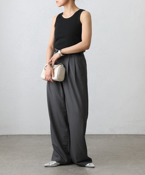 COLONY 2139（コロニートゥーワンスリーナイン）の「ワイドリブクルータンクトップ（タンクトップ・レディース・モカ/ブラック/オフホワイト/カーキ・FREE）」の6枚目の写真