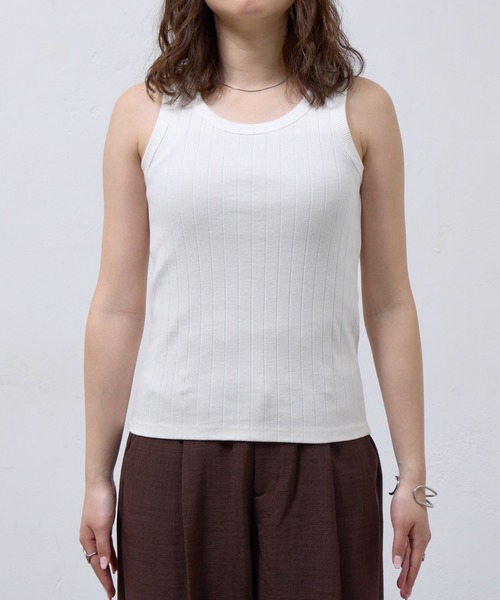 COLONY 2139（コロニートゥーワンスリーナイン）の「ワイドリブクルータンクトップ（タンクトップ・レディース・モカ/ブラック/オフホワイト/カーキ・FREE）」の21枚目の写真