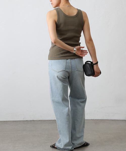 COLONY 2139（コロニートゥーワンスリーナイン）の「ワイドリブクルータンクトップ（タンクトップ・レディース・モカ/ブラック/オフホワイト/カーキ・FREE）」の19枚目の写真