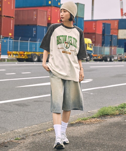 NBA(エヌビーエー)の「NBA/エヌビーエー 別注 ロゴ刺繍/プリント ヴィンテージライクビッグシルエット ラグランカレッジ半袖Tシャツ(Tシャツ/カットソー・メンズ・ブラック系2/ブラック系/ネイビー/ブラック/ブラック系1/ブラウン・M/L)」の13枚目の写真