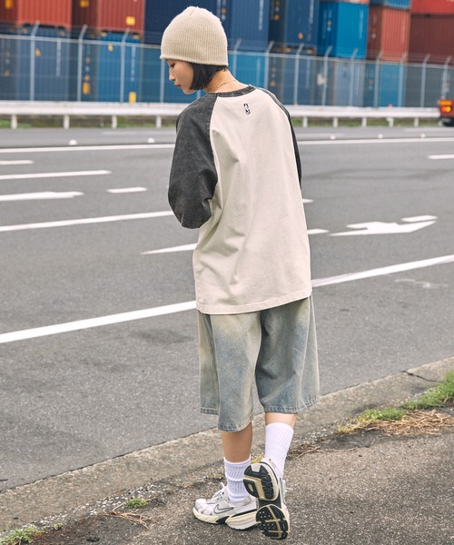 NBA(エヌビーエー)の「NBA/エヌビーエー 別注 ロゴ刺繍/プリント ヴィンテージライクビッグシルエット ラグランカレッジ半袖Tシャツ(Tシャツ/カットソー・メンズ・ブラック系2/ブラック系/ネイビー/ブラック/ブラック系1/ブラウン・M/L)」の14枚目の写真