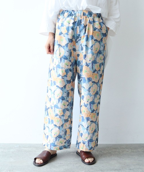 青い花柄プリントパンツ 大輪の花柄プリントワイドパンツ【Hana服】 通販【ニッセン】