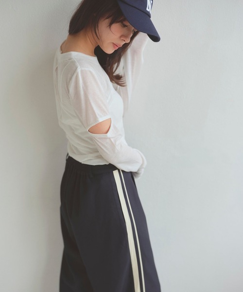 N WITH.(エヌウィズ)の「スリットロングTEE(Tシャツ/カットソー・レディース・ブラック/ホワイト・FREE)」の3枚目の写真