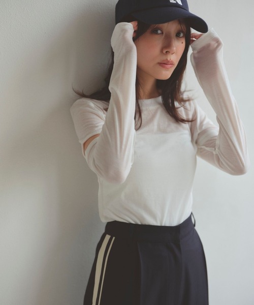 N WITH.(エヌウィズ)の「スリットロングTEE(Tシャツ/カットソー・レディース・ブラック/ホワイト・FREE)」の4枚目の写真
