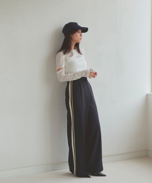N WITH.(エヌウィズ)の「スリットロングTEE(Tシャツ/カットソー・レディース・ブラック/ホワイト・FREE)」の7枚目の写真