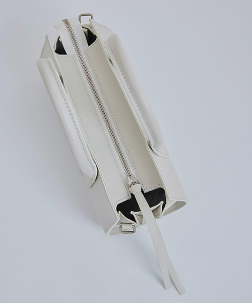 WILLFULLY（ウィルフリー）の「cylinder real leather mulch bag