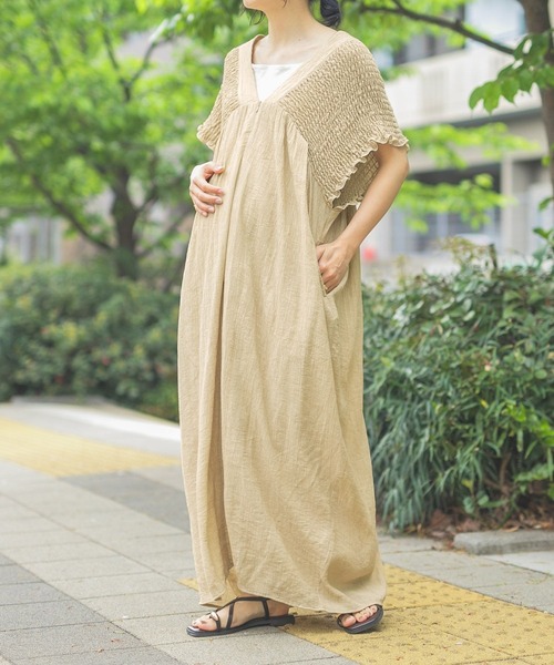 LEPSIM(レプシィム)の「【産前・産後対応】マタニティ/シャーリングVワンピース 420595(マタニティウェア/グッズ・レディース・ベージュ/ブラック/カーキ/ブラウン・FREE)」の21枚目の写真