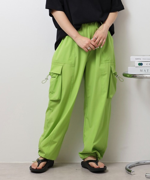 hunch(ハンチ)の「hunch 接触冷感 パラシュートパンツ(その他パンツ・レディース・アイボリー/ブラック/ライトブラウン/ライム・FREE)」の1枚目の写真