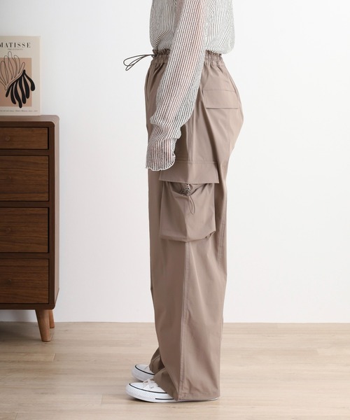 hunch(ハンチ)の「hunch 接触冷感 パラシュートパンツ(その他パンツ・レディース・アイボリー/ブラック/ライトブラウン/ライム・FREE)」の22枚目の写真