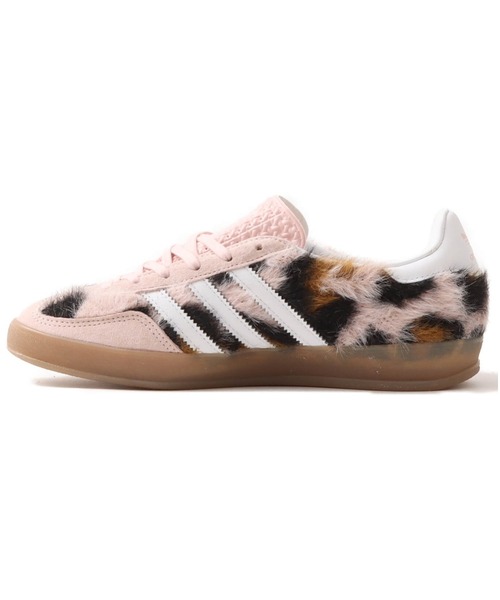 adidas(アディダス)の「adidas GAZELLE INDOOR atmos pink / アディダス ガゼル インドア アトモス ピンク【SP】(スニーカー・レディース・ピンク・28.0cm/26.5cm/22.5cm/23.0cm/23.5cm/24.0cm/24.5cm/25.5cm/27.0cm/27.5cm/28.5cm/29.0cm/30.0cm)」の5枚目の写真