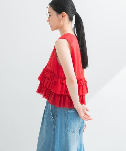 URBAN RESEARCH(アーバンリサーチ)の「ノースリーブフリルブラウス(シャツ/ブラウス・レディース・オフホワイト/ブラック/レッド・FREE)」の5枚目の写真